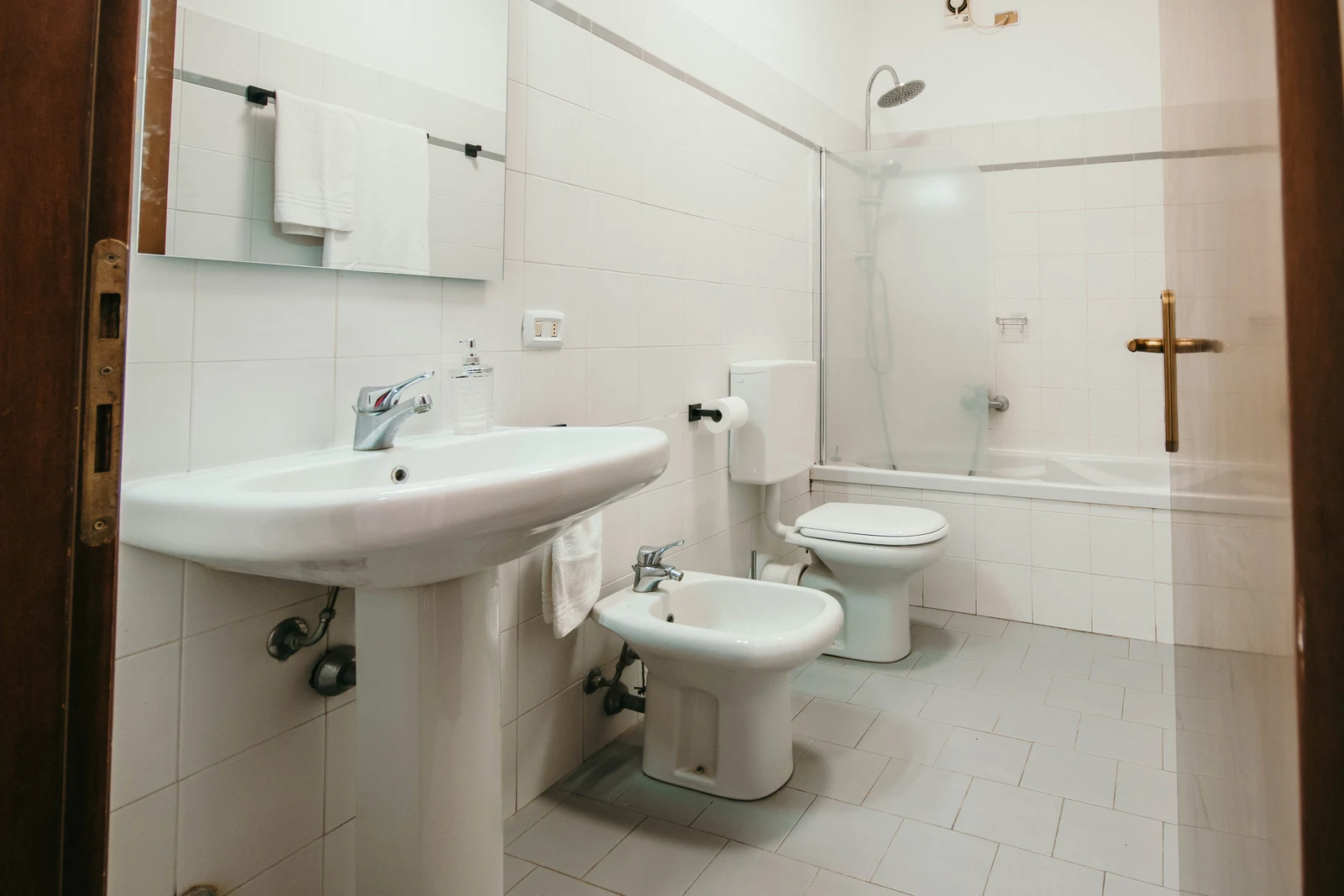 SEQUOIA &middot; Appartamento Deluxe con 2 Camere da Letto — Bigattera Apartments, Varese